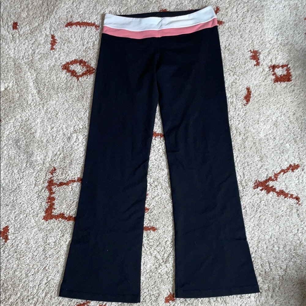 NWT- Lululemon- VINTAGE- Sz 12 TALL- Str8 Leg- Groove Pant- Pnk/Wht/Blk